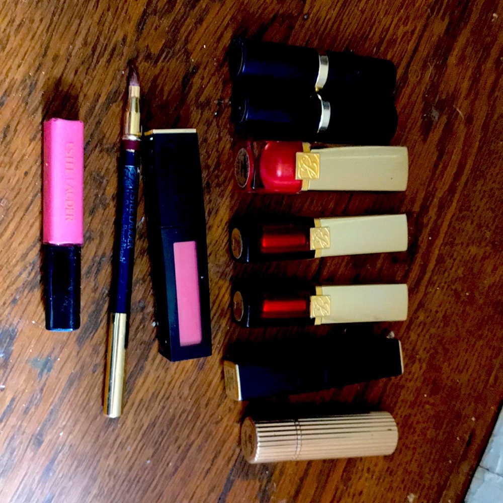Estée Lauder Lip Stick, Lip Liner & Lip Glosses.